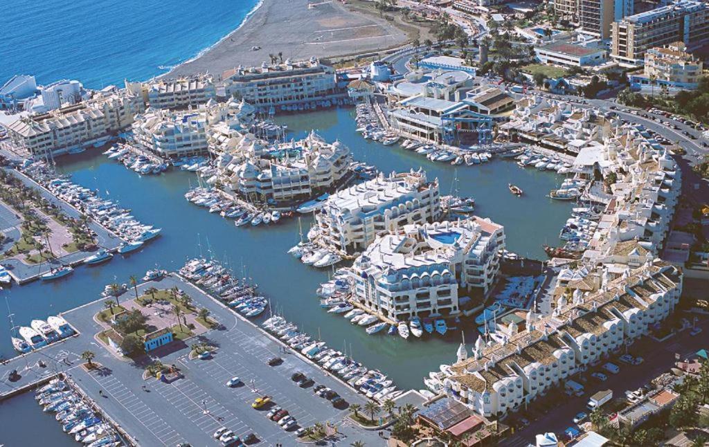 Cozy Corner 2 Bedroom Apartment On New Island Complex In Marina Harbour Benalmádena Extérieur photo