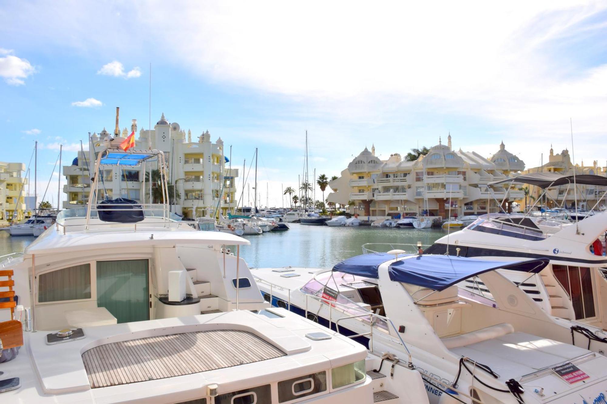 Cozy Corner 2 Bedroom Apartment On New Island Complex In Marina Harbour Benalmádena Extérieur photo