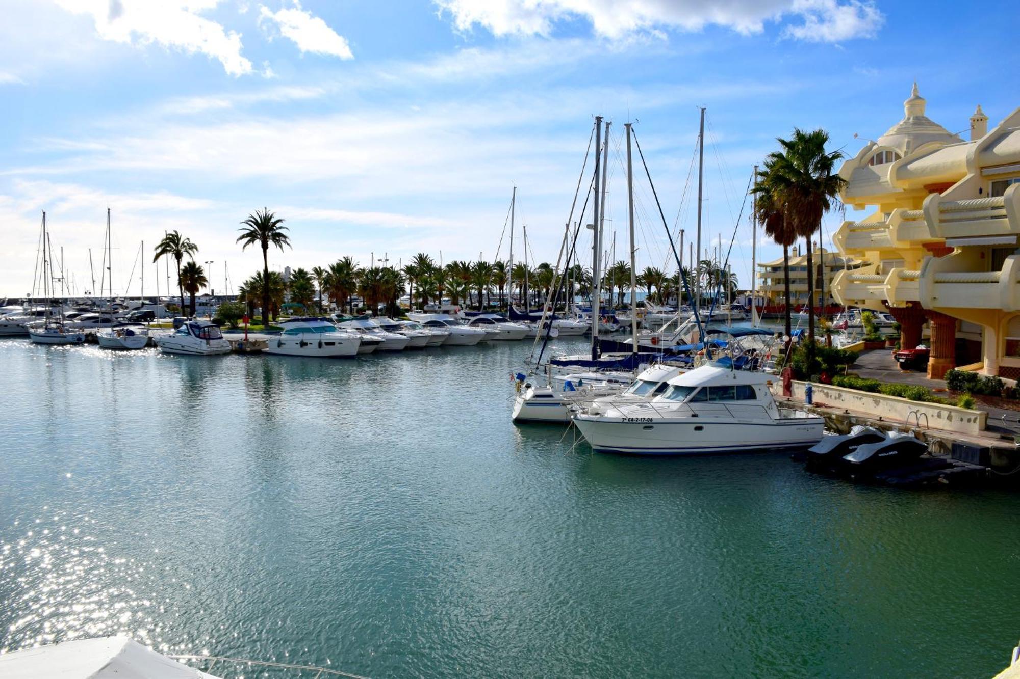 Cozy Corner 2 Bedroom Apartment On New Island Complex In Marina Harbour Benalmádena Extérieur photo